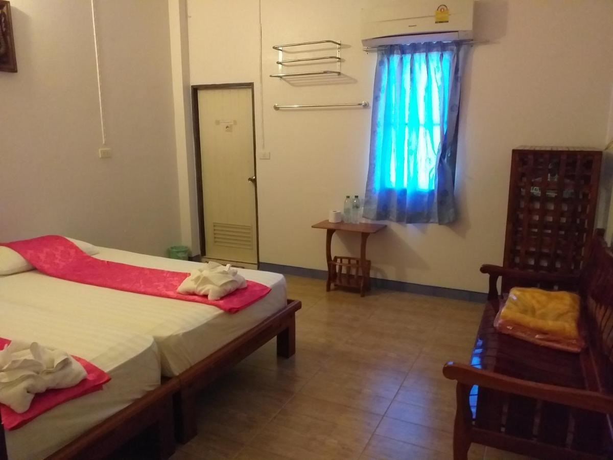 Sukhothai Hostel Room photo